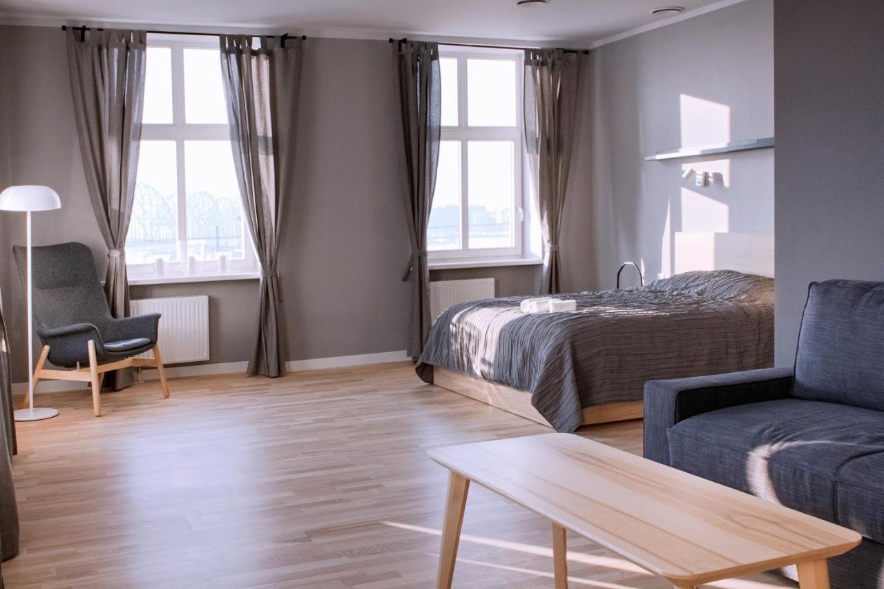 Modern Apartment In Old Riga With A River View Eksteriør bilde