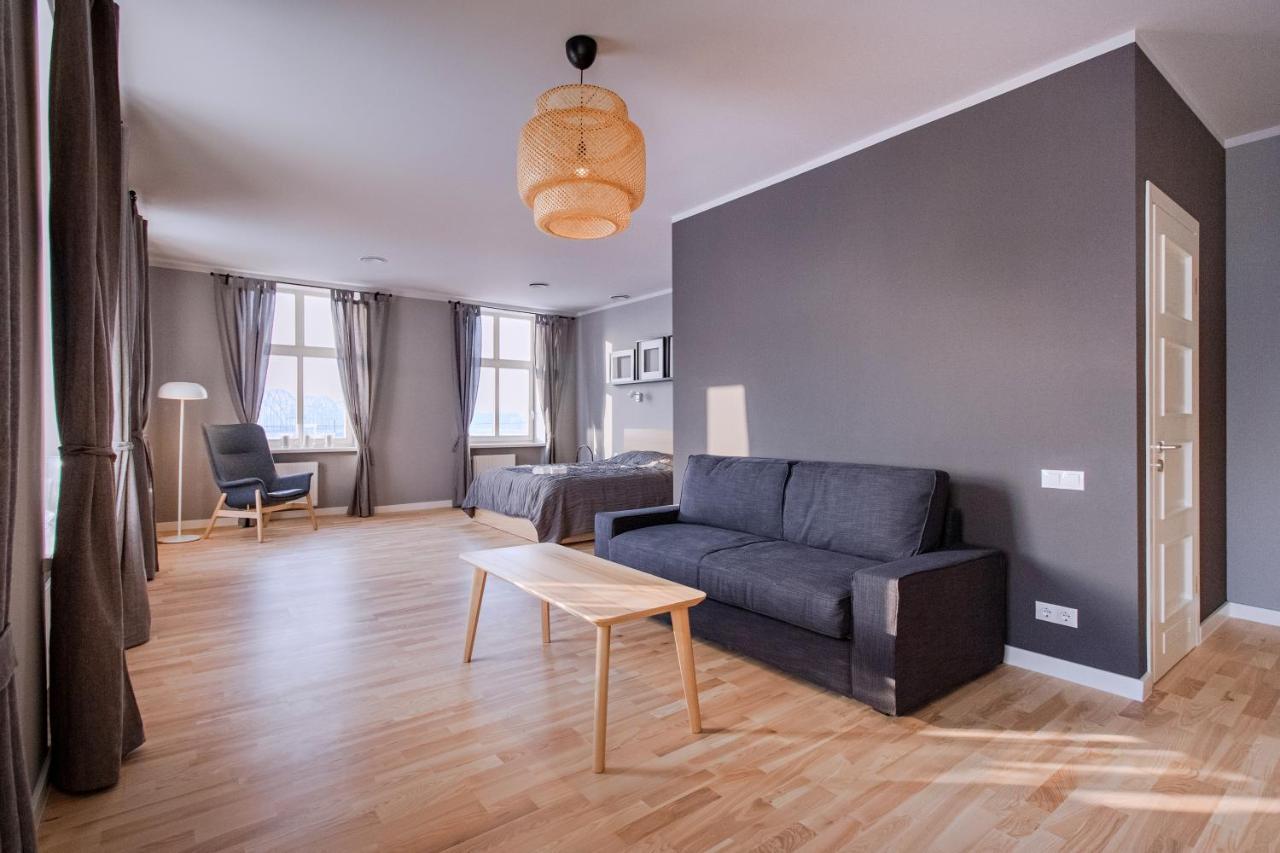 Modern Apartment In Old Riga With A River View Eksteriør bilde